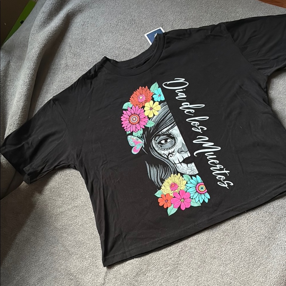 Black Artistic Skull Floral Short Sleeve Tee